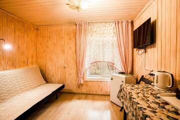 3-местный номер стандарт семейный (с завтраком) в Гостевом доме База Отдыха Любава